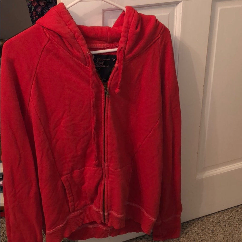 American Eagle Sweatshirt size L in red